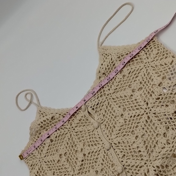 Forever 21 top medium cream crochet spaghetti strap button down top - Picture 6 of 10